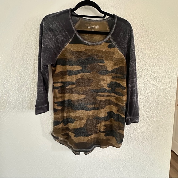 Lucky Brand Camouflage woman’s Long Sleeve Tee size small Outdoor Country Life - Picture 1 of 5